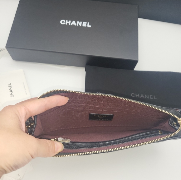 Authentic Chanel classic clutch with chain handle/wrislet - Picture 14 of 16